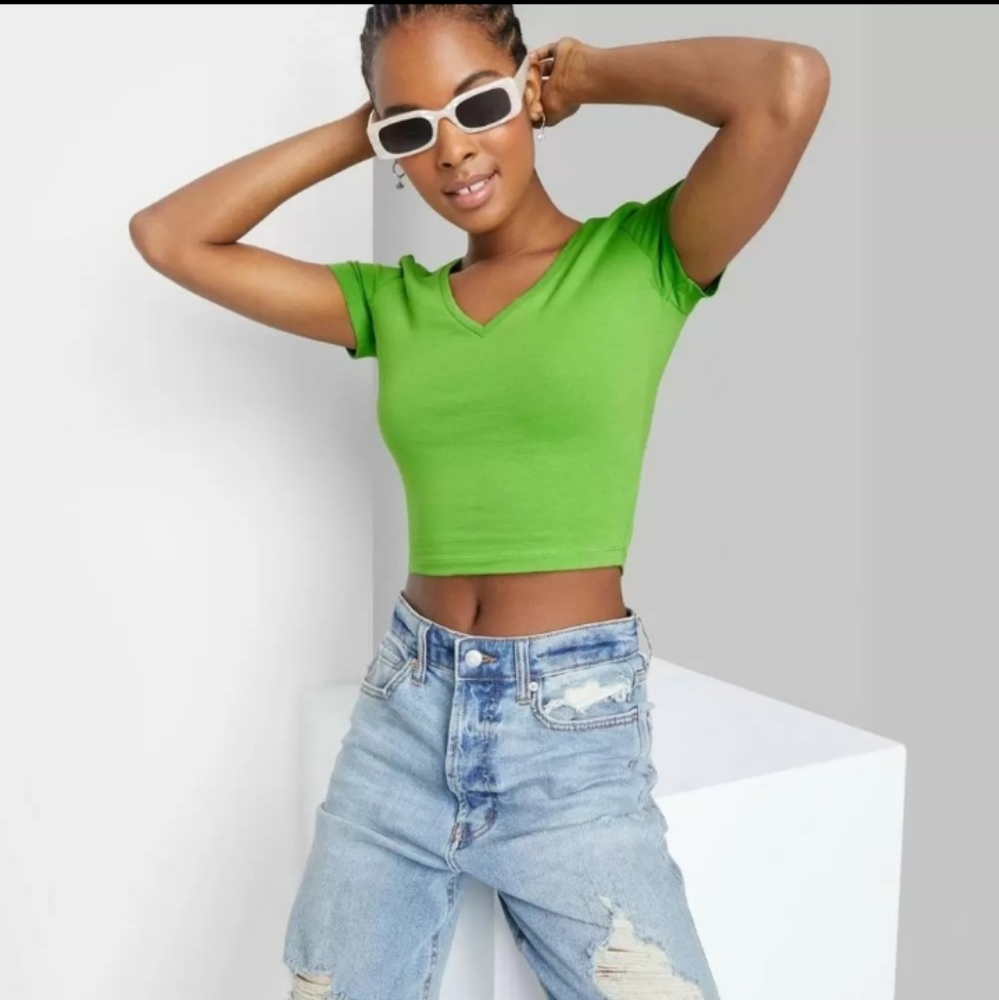 NWT Wild Fable Short sleeve V neck Crop Top size M , Green, Lime